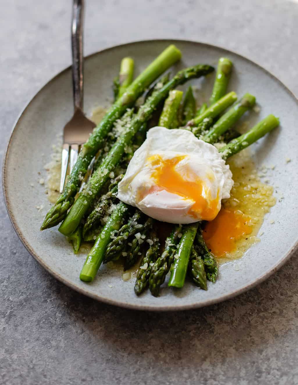 Asparagus with Poached Egg and Parmesan Familystyle Food