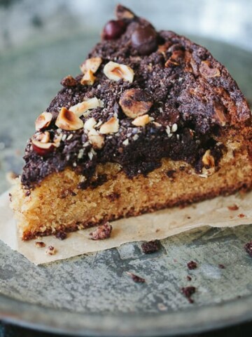 hazelnut cocoa crumb cake