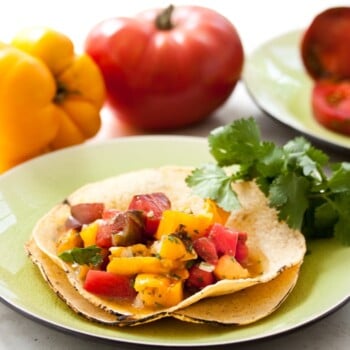 Easy Mexican Salsa Recipe (Pico de Gallo)