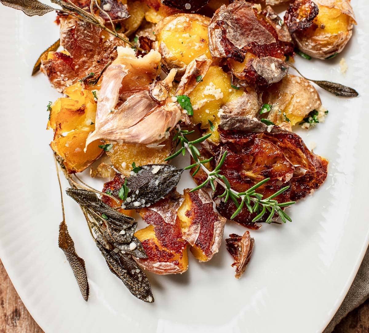 Garlic Smashed Potatoes {Parmesan & Rosemary too!} - FeelGoodFoodie