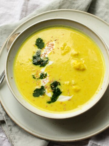 Turmeric Cauliflower Soup (Vegan)