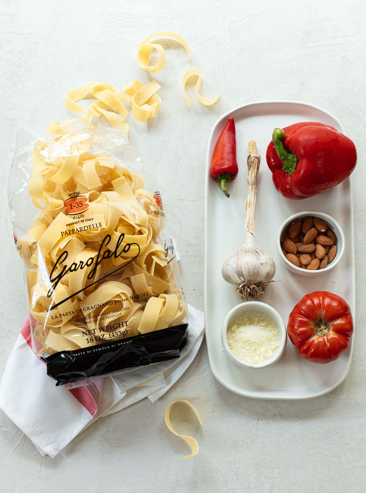 Pappardelle Pasta with Roasted Red Pepper Sauce