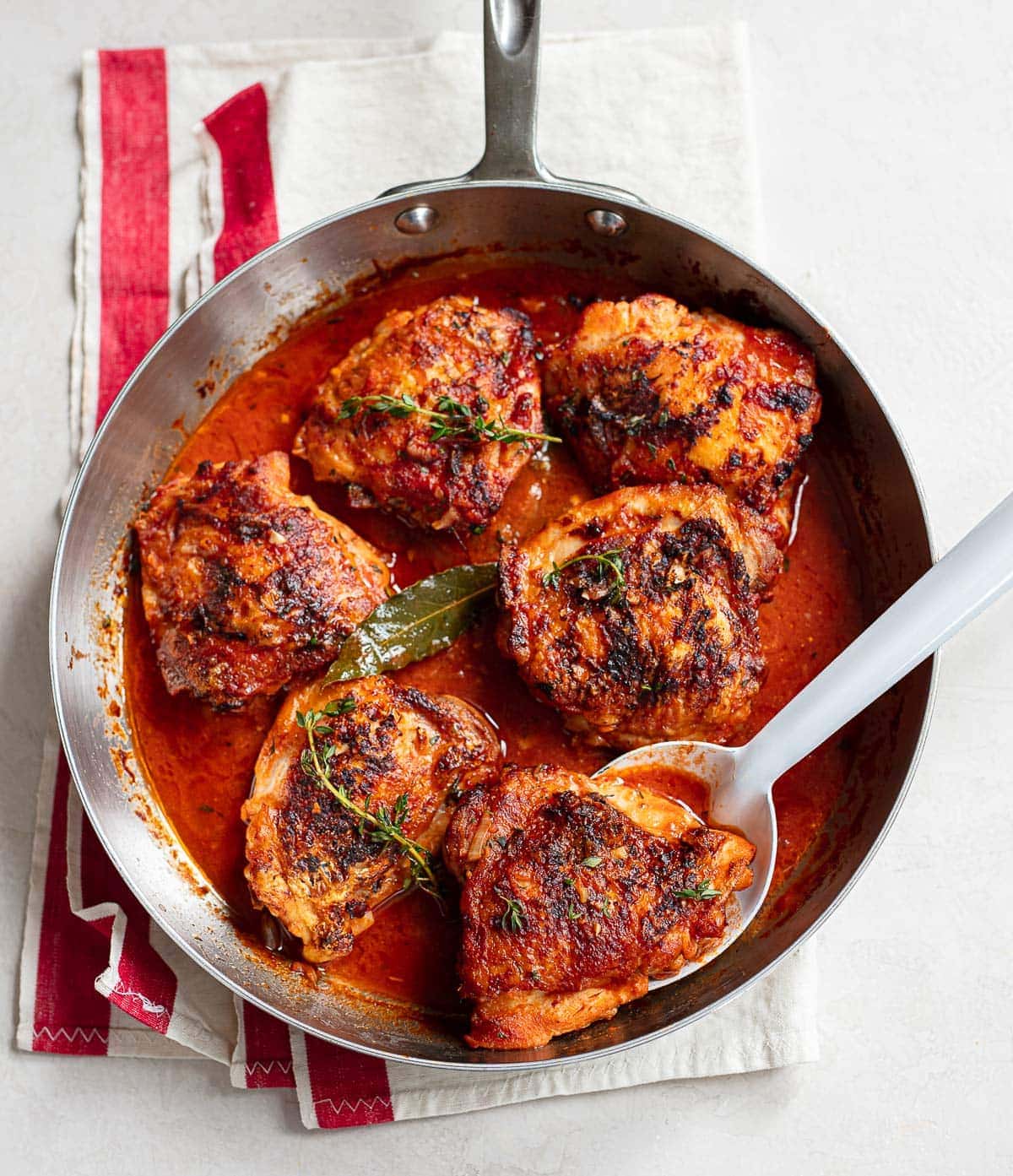 https://familystylefood.com/wp-content/uploads/2020/03/red-vinegar-chicken-skillet.jpg