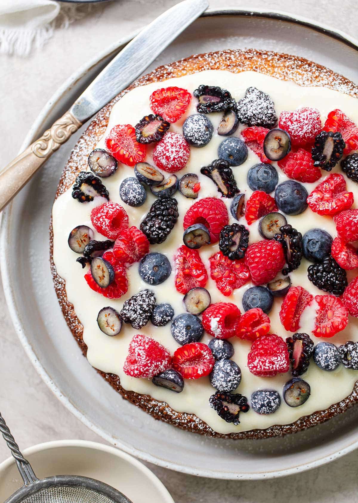 https://familystylefood.com/wp-content/uploads/2020/05/almond-cake-berry.jpg