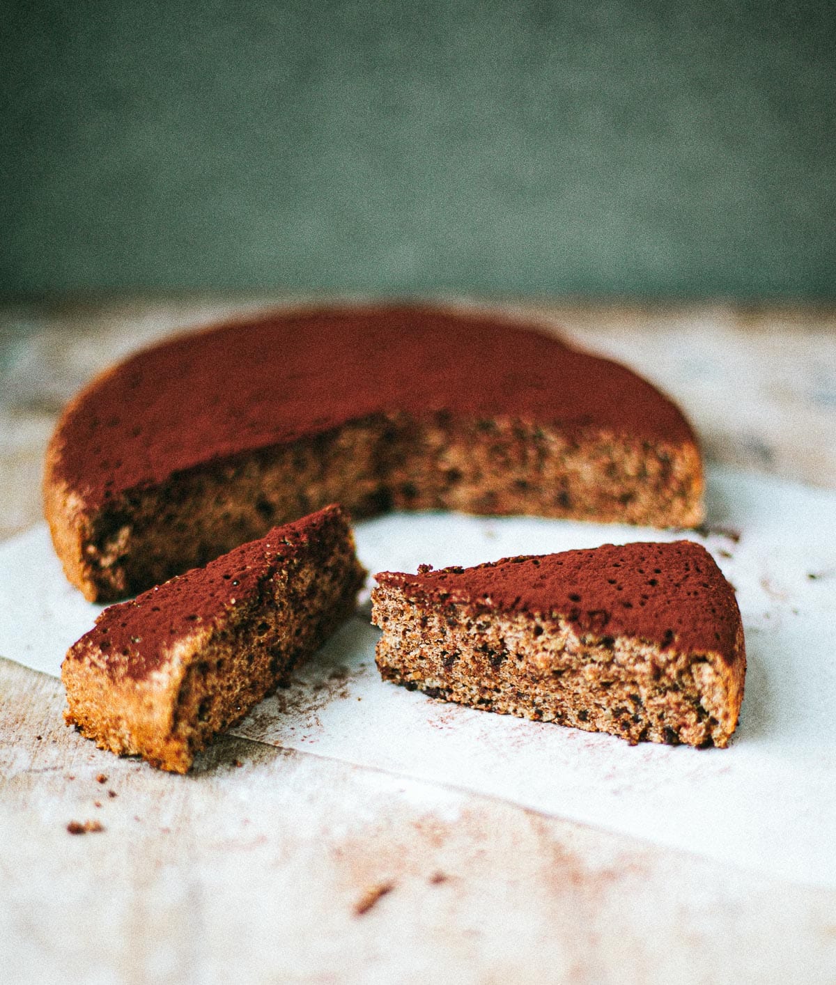 Fruit 'n' nut chocolate fridge cake