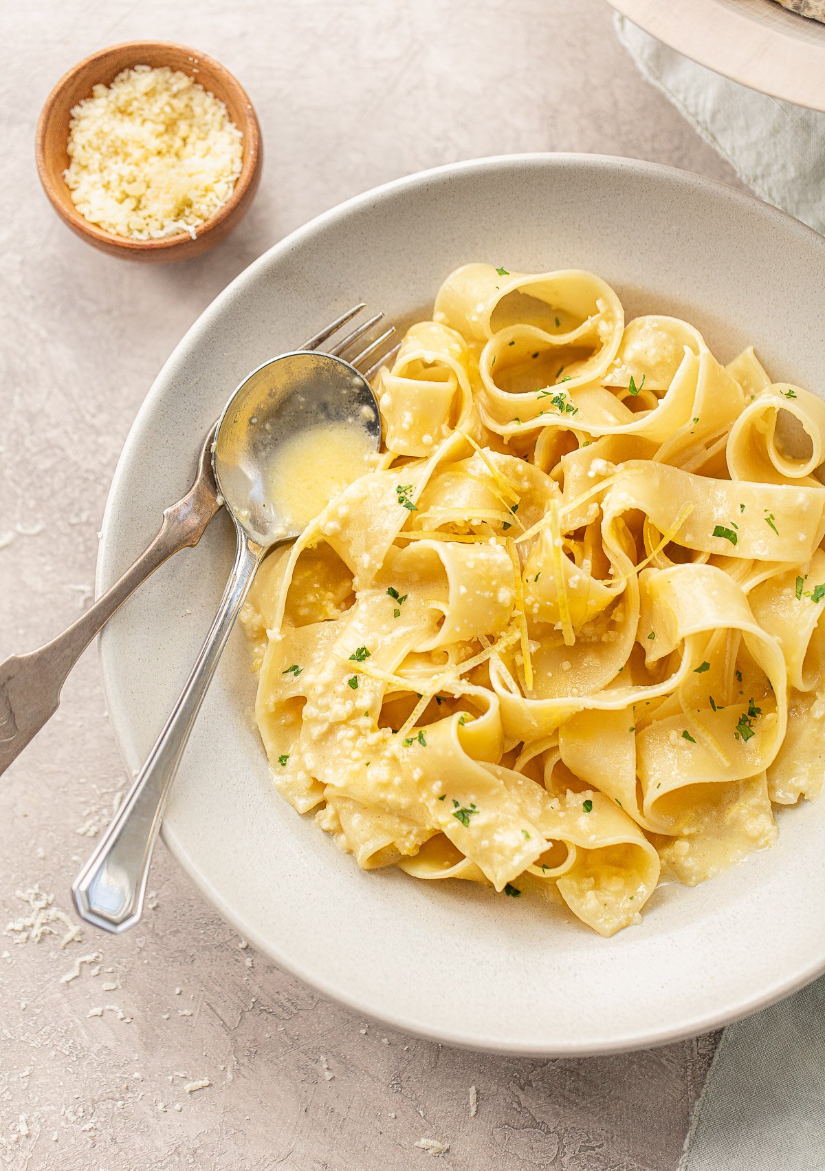 Creamy Lemon Pasta - Familystyle Food