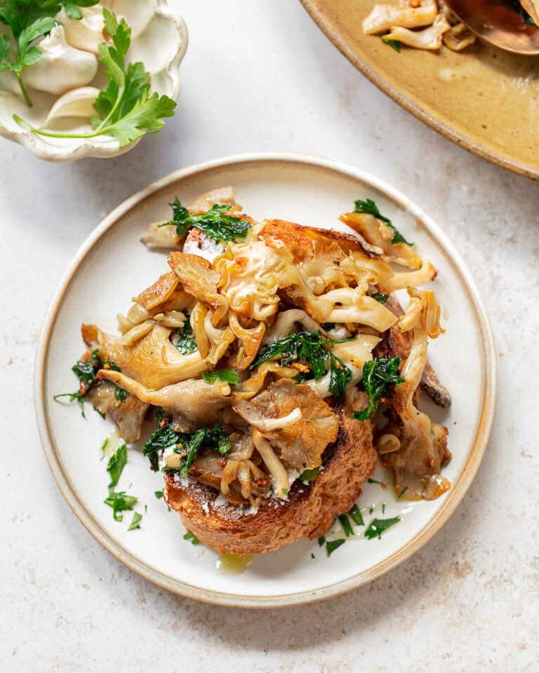 Sautéed Oyster Mushrooms with Garlic - Familystyle Food