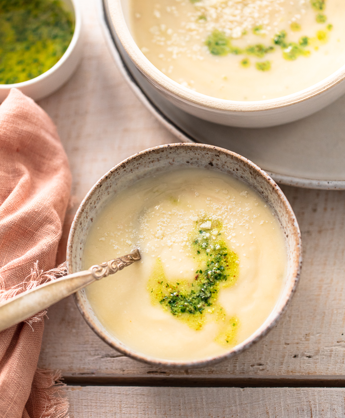 https://familystylefood.com/wp-content/uploads/2022/04/Creamy-Cauliflower-Soup-Bowl.jpg