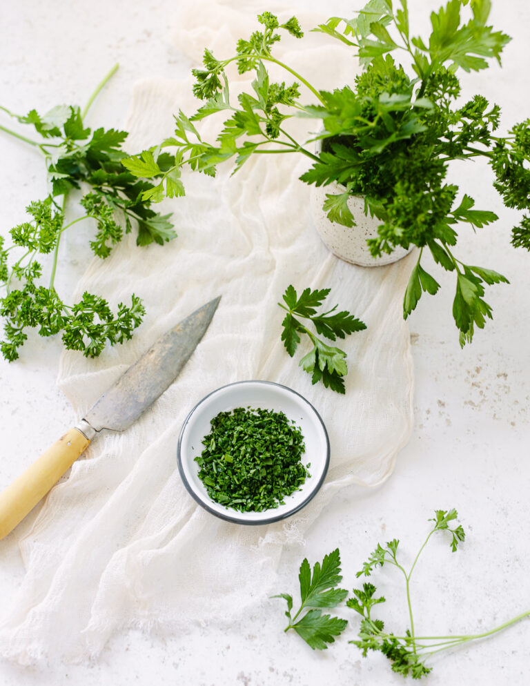 How to Chop & Store Parsley (Fresh All Week!) Familystyle Food