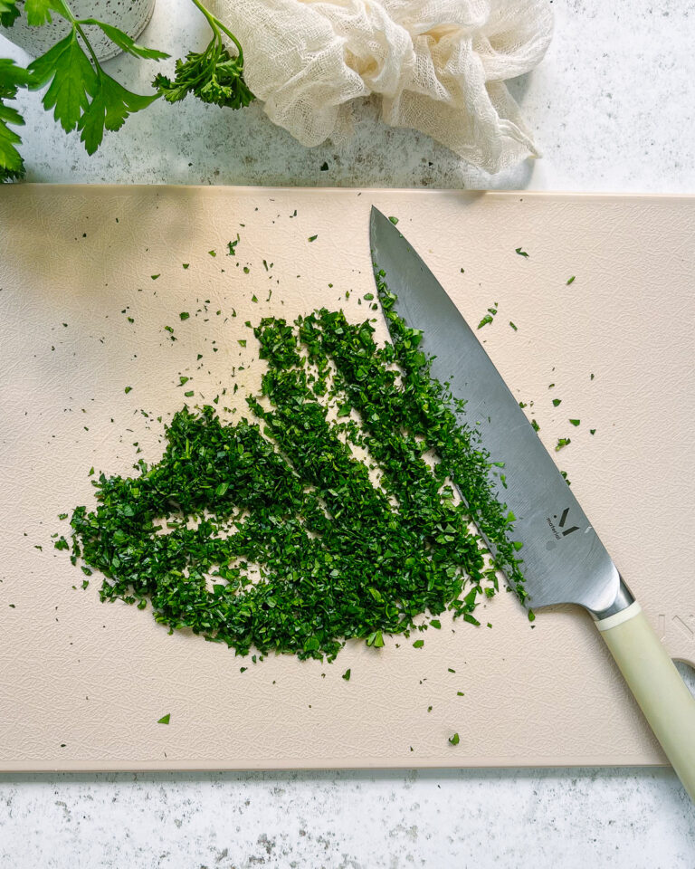 How to Chop & Store Parsley (Fresh All Week!) Familystyle Food