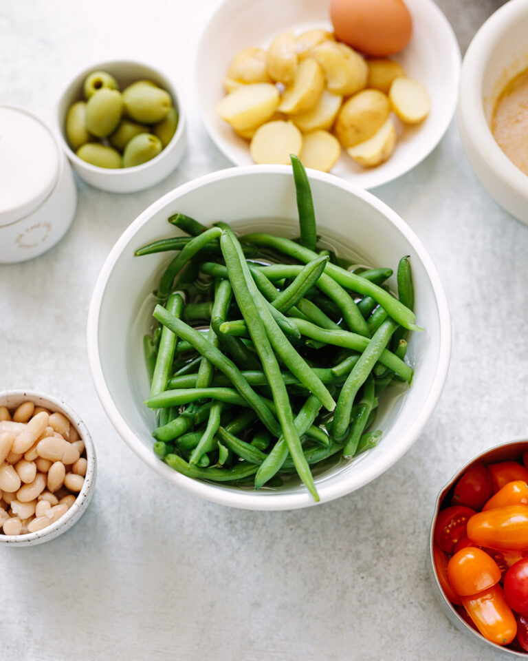 Classic Nicoise Salad with Vinaigrette - Familystyle Food